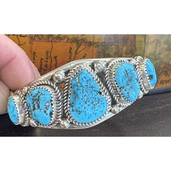 Kingman Jewelry - Vintage Native American Navajo Kingman Turquoise Silver Cuff Bracelet 43g